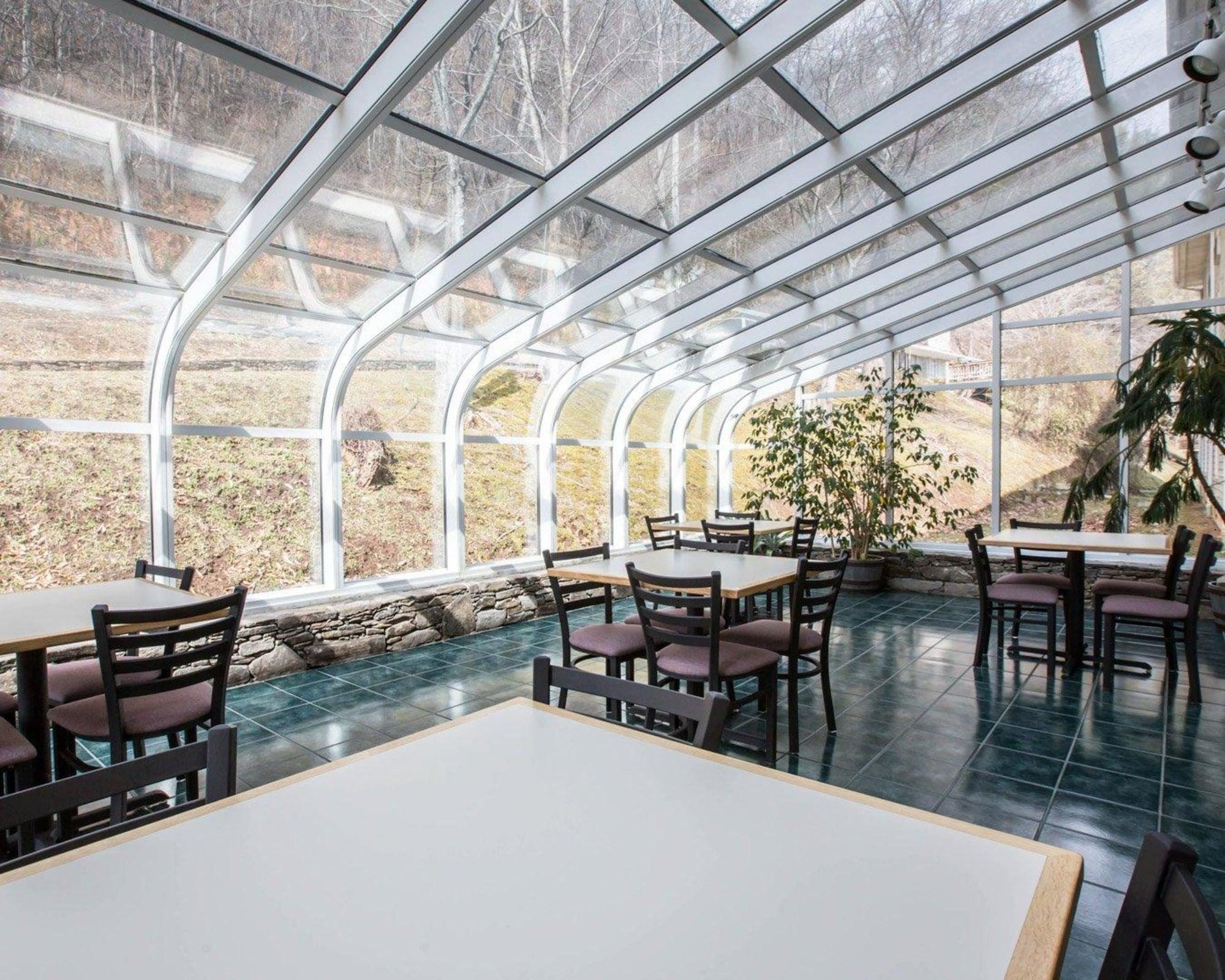 Super 8 By Wyndham Cherokee Exteriér fotografie