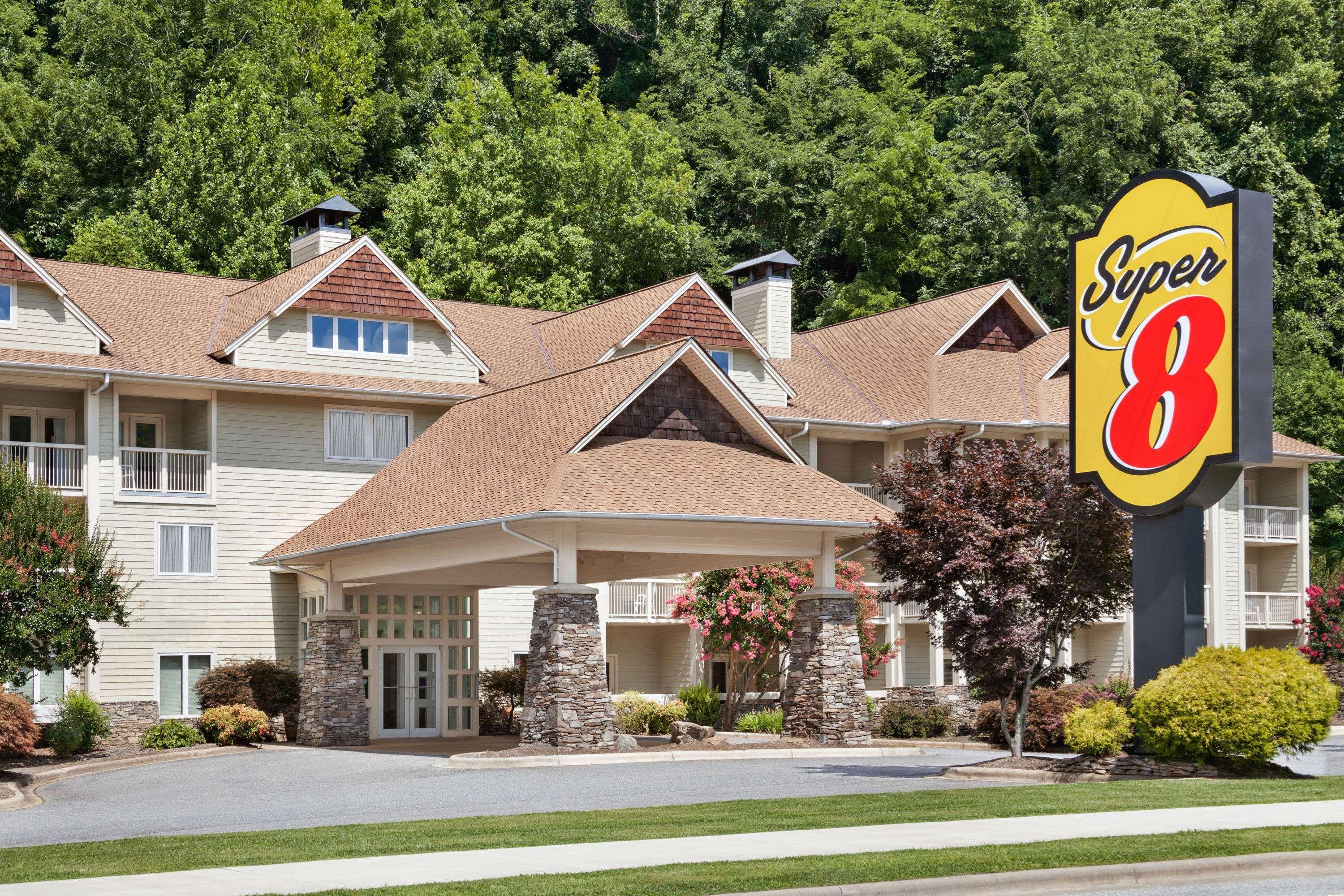 Super 8 By Wyndham Cherokee Exteriér fotografie